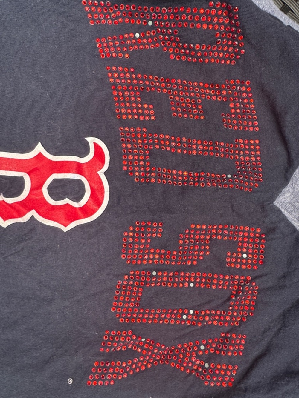 Boston Red Sox Rhinestone V-Neck Raglan Tee Size Small half sleeve - Picture 4 of 4
